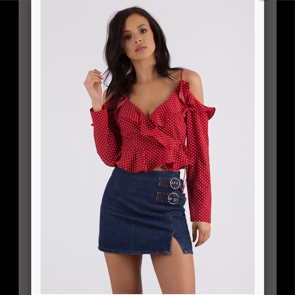 Dot The Eyes Ruffled Cold-Shoulder Top - Picture 4 of 8